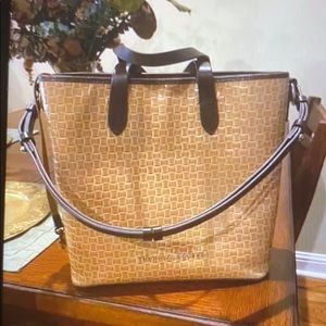 Dooney & Bourke Handbag
